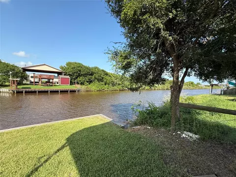 283 County Road 299, Sargent, TX 77414