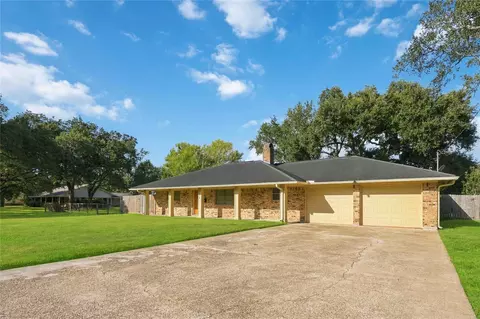 1218 S Booth Ln, Alvin, TX 77511