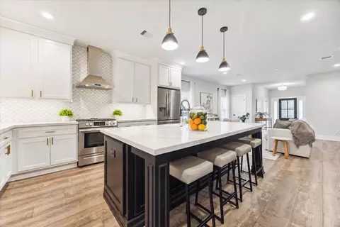 1731 Cheshire Ln, Houston, TX 77018