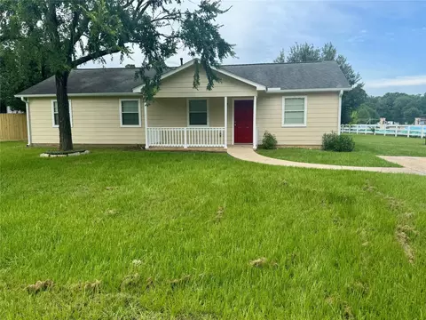 1592 Dr Martin Luther King Dr, Montgomery, TX 77356