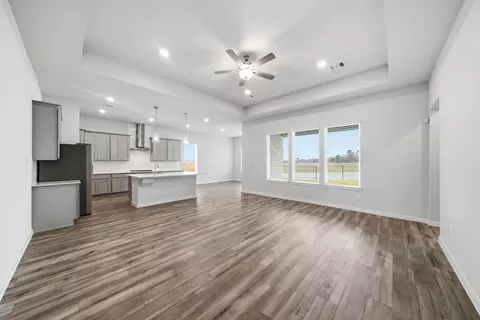 1608 Elm Ct, Angleton, TX 77515 photo 3