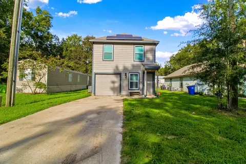 353 Hunters Gln, Livingston, TX 77351