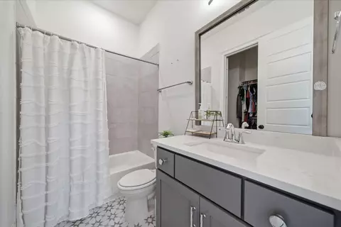 Bath - 6310 Star Light Ct, Spring, TX 77386 photo 7 of 8