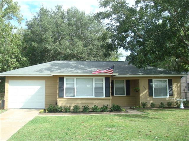 421 Evans, Angleton, TX 77515 photo 1