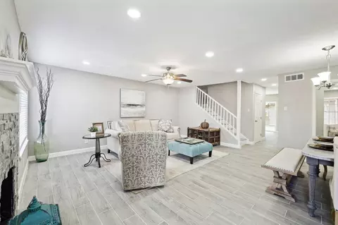 11883 Algonquin Dr, Houston, TX 77089