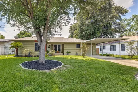 5614 Westover St, Houston, TX 77033