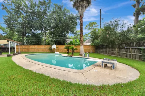 Exterior - 5322 Ashmere Ln, Spring, TX 77379 photo 4 of 5