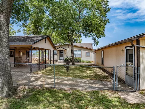 Exterior - 1046 Tx-71, West Point, TX 78963 photo 4 of 9