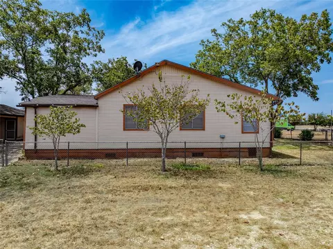 Exterior - 1046 Tx-71, West Point, TX 78963 photo 3 of 9