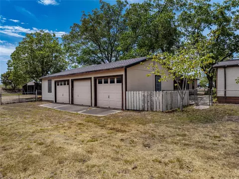 Exterior - 1046 Tx-71, West Point, TX 78963 photo 7 of 9