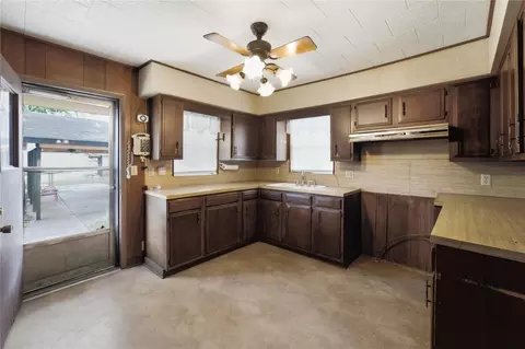 Kitchen - 1046 Tx-71, West Point, TX 78963 photo 1 of 1