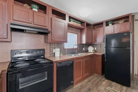 Kitchen - 13214 Captain Cir, Willis, TX 77318 photo 2 of 3