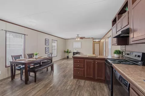 Dining - 13214 Captain Cir, Willis, TX 77318 photo 2 of 2
