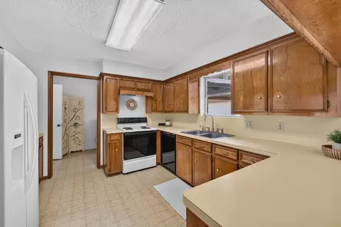 Kitchen - 7063 Windy Pines Dr, Spring, TX 77379 photo 1 of 1