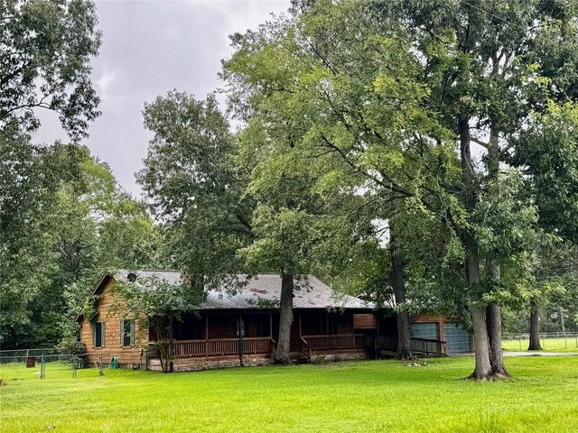 148 Crest Ln, Onalaska, TX 77360