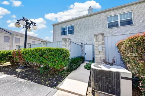 404 Wilcrest Dr #404, Houston, TX 77042