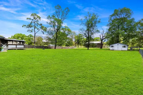 Exterior - 200 Manuel Rd, Shepherd, TX 77371 photo 3 of 5