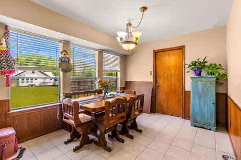 Dining - 200 Manuel Rd, Shepherd, TX 77371 photo 1 of 3