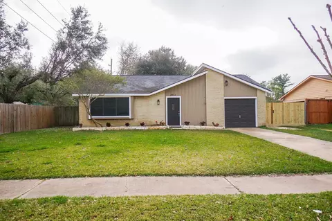 2711 Pheasant Creek Dr, Sugar Land, TX 77498