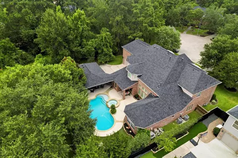 1319 Regal Shores Ct, Kingwood, TX 77345