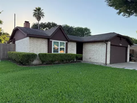 7303 Millbrae Ln, Houston, TX 77041