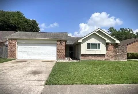 15523 Pensgate St, Houston, TX 77062