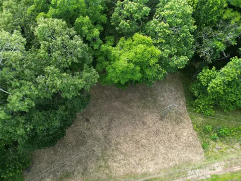 000 Miller Lakeview Dr, Cleveland, TX 77327