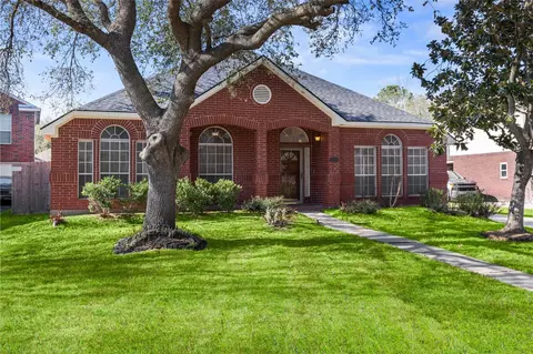 6314 Castle Lane Dr, Houston, TX 77066