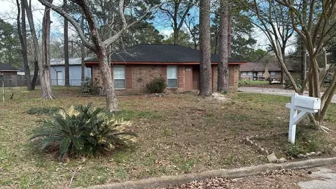 108 Pine Place St, Dayton, TX 77535