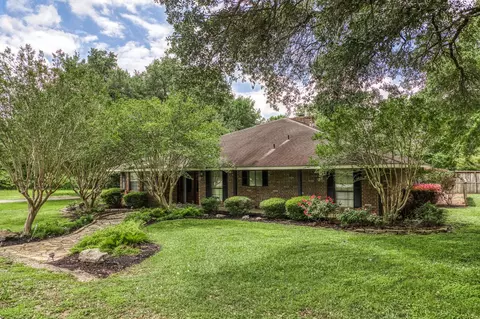 2629 Benton Dr, Brenham, TX 77833