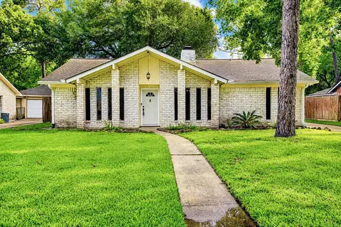 1907 Round Spring Dr, Houston, TX 77339