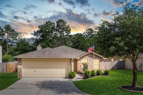 5632 S Buffalo Cir, Willis, TX 77378 photo 1