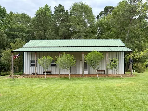 Exterior - 233 Taylor Cemetery Rd, Moscow, TX 75960 photo 6 of 10