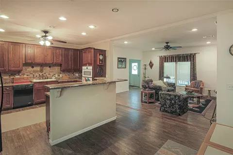 Kitchen - 233 Taylor Cemetery Rd, Moscow, TX 75960 photo 6 of 6