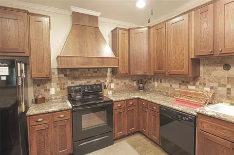 Kitchen - 233 Taylor Cemetery Rd, Moscow, TX 75960 photo 2 of 6