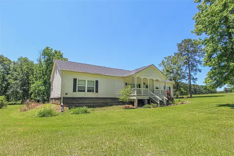 Exterior - 233 Taylor Cemetery Rd, Moscow, TX 75960 photo 3 of 10