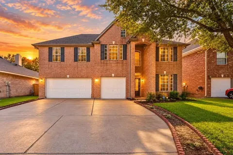 15527 Seminole Canyon Dr, Sugar Land, TX 77498