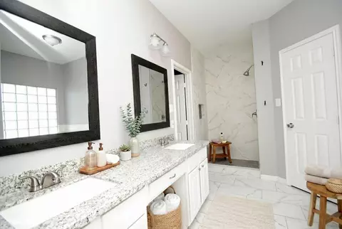 Bath - 7514 Dane Hill Dr, Spring, TX 77389 photo 2 of 4
