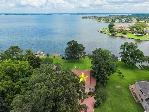 13418 Northshore Dr, Montgomery, TX 77356