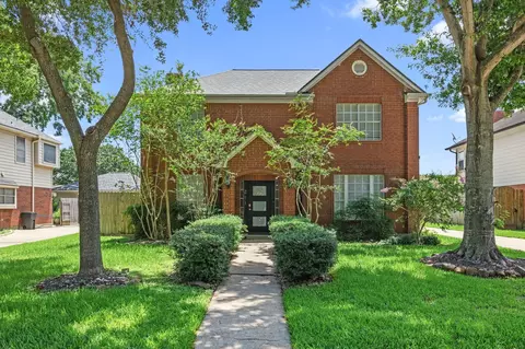 211 Aberdeen St, Stafford, TX 77477