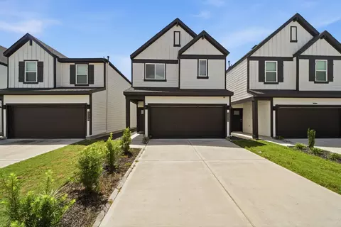 3218 Crown Gate Dr, Houston, TX 77047