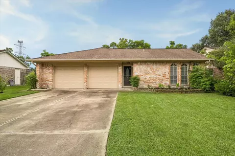 2011 Victoria Ct, League City, TX 77573