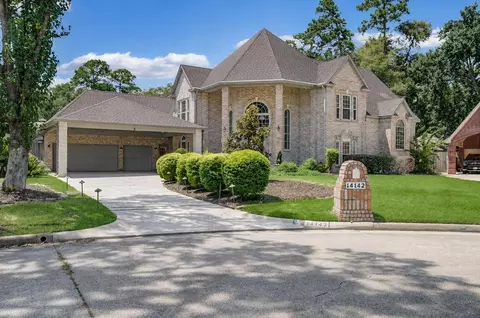 14142 Champion Village Dr, Houston, TX 77069
