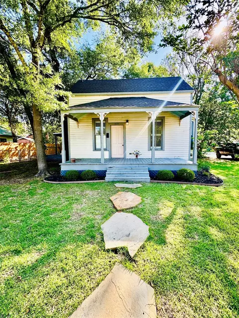 419 Main, La Grange, TX 78945