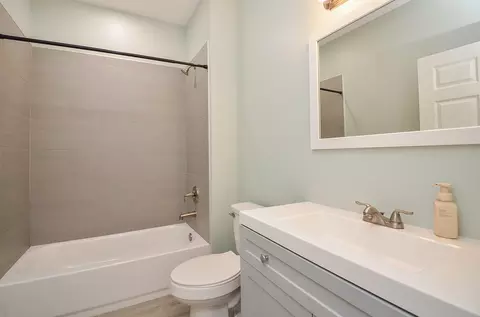 Bath - 24719 Roscommon, Hempstead, TX 77445 photo 3 of 3