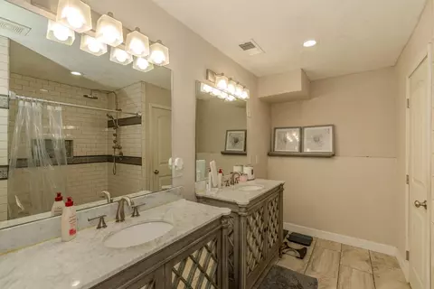 Bath - 7050 Guess Rd, Beaumont, TX 77708 photo 3 of 7