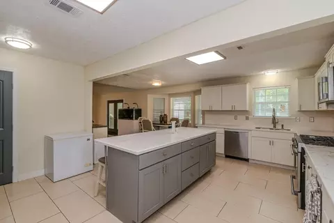 Kitchen - 7050 Guess Rd, Beaumont, TX 77708 photo 5 of 6