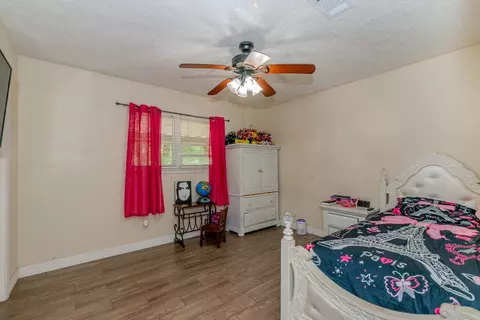 Bedroom - 7050 Guess Rd, Beaumont, TX 77708 photo 3 of 11