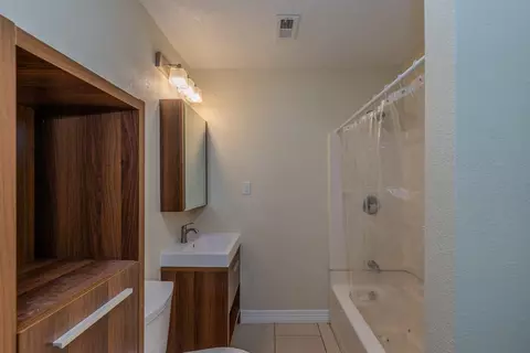 Bath - 7050 Guess Rd, Beaumont, TX 77708 photo 7 of 7