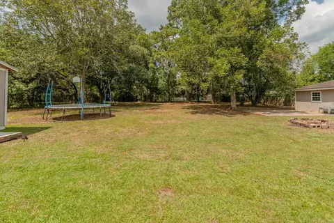 Exterior - 7050 Guess Rd, Beaumont, TX 77708 photo 7 of 9